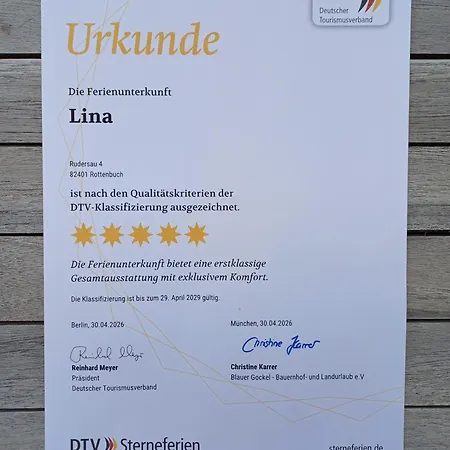 Lina *